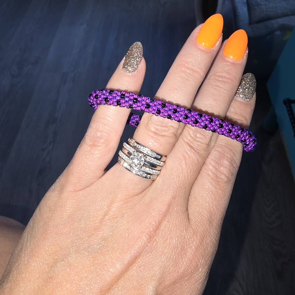 Sashka-Co Glass Bead Bangle